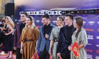 Otvaranje Eurosonga: Naši predstavnici pozirali na narandžastom tepihu(VIDEO)