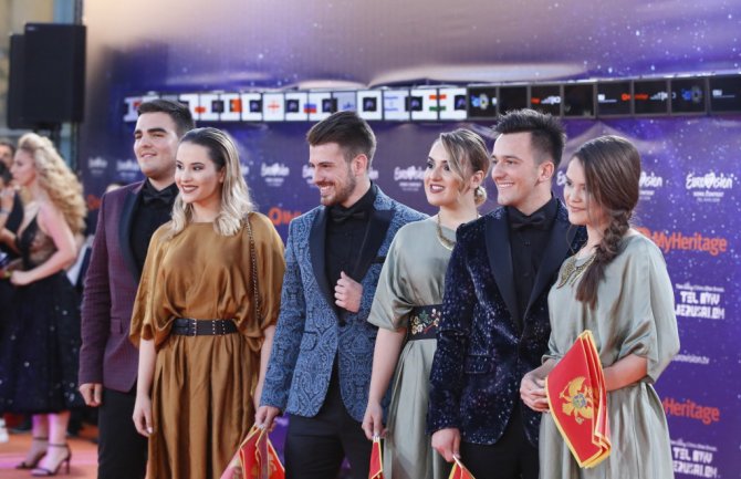 Otvaranje Eurosonga: Naši predstavnici pozirali na narandžastom tepihu(VIDEO)