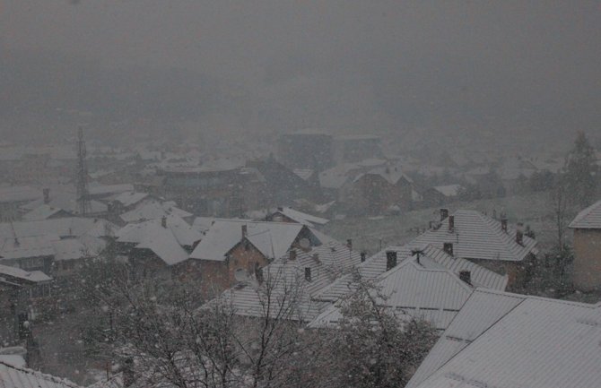 Snijeg u maju: Zabijeljelo u Rožajama, Beranama,  Bijelom Polju, Pljevljima i na Žabljaku