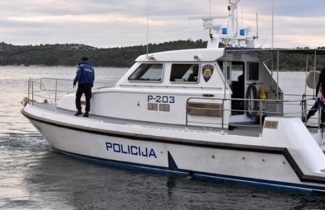 U moru kod Krka pronađeno tijelo muškarca koji je pao s brodice