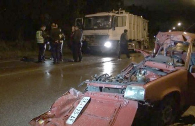 Teška nesreća u Skoplju: U sudaru kamiona Komunalnog i automobila 5 mrtvih 