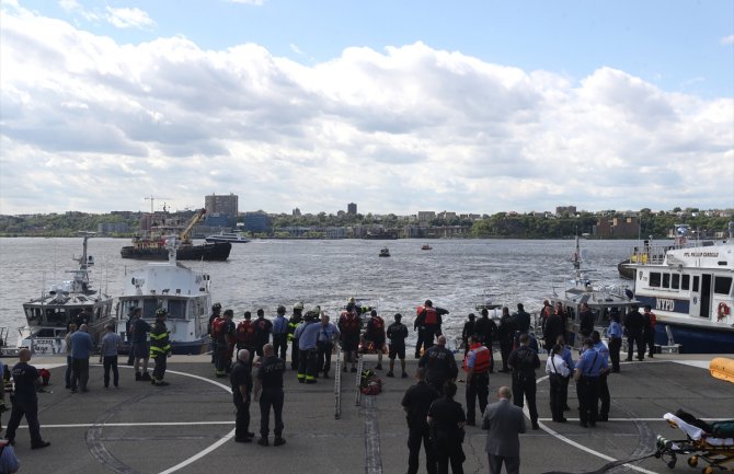 Njujork: Helikopter pao u rijeku Hadson dok je pokušavao da sleti na pistu