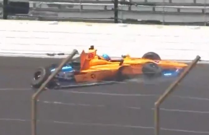 Incident na treningu: Alonso nekoliko puta udario u zid (VIDEO)