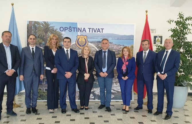 Jačanje investicija u Tivtu i stipendije za studije u Turskoj