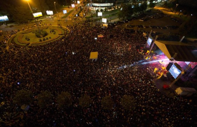 Sinoć u Pogorici održana velika proslava povodom Dana nezavisnosti pred 12 hiljada građana (FOTO) (VIDEO)