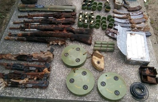 Hrvatska: U grobu pronađen arsenal oružja (FOTO)