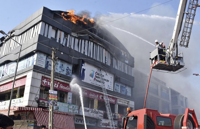 Indija: U požaru u zgradi poginulo 20 učenika