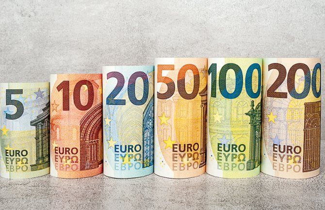 Od sjutra u opticaju nove novčanice od 100 i 200 eura