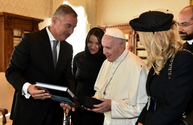 Papa uputio pozdrave narodu Crne Gore i Đukanoviću: Molim se za mir i dobrobit nacije