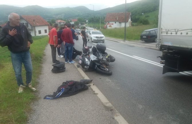 Saobraćajna nezgoda na Loznicama: Motociklista iz Rumunije imao sreću