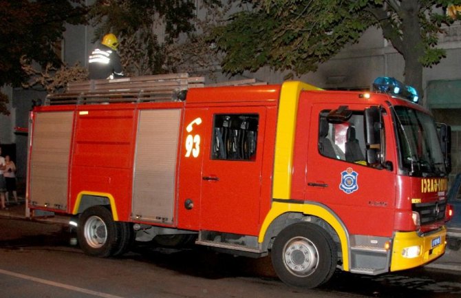 Tragedija u Pančevu: Muškarac nastradao u zapaljenom automobilu