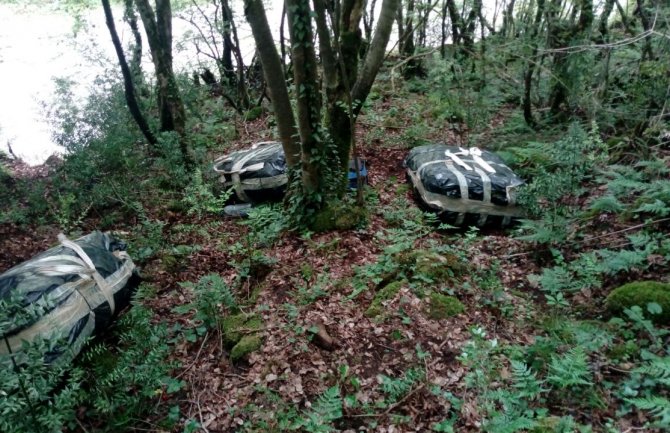 U Podgorici i Tuzima zaplijenjeno preko 85 kg droga, u kanjonu Cijevne pronađena tri džaka