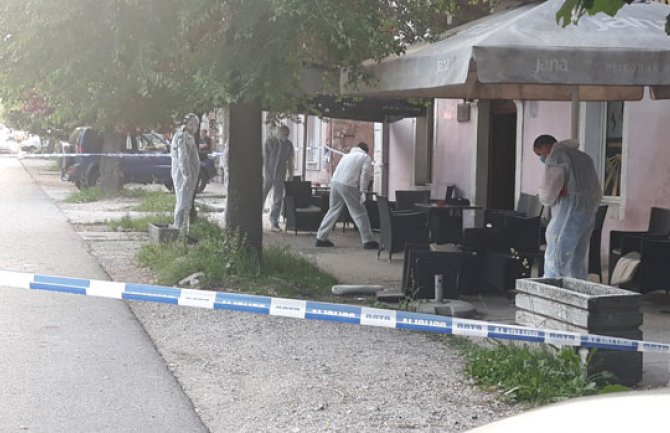 Krvavi obračun nastavljen na Cetinju: Četvorica muškaraca izrešetana u lokalu, gosti bježali