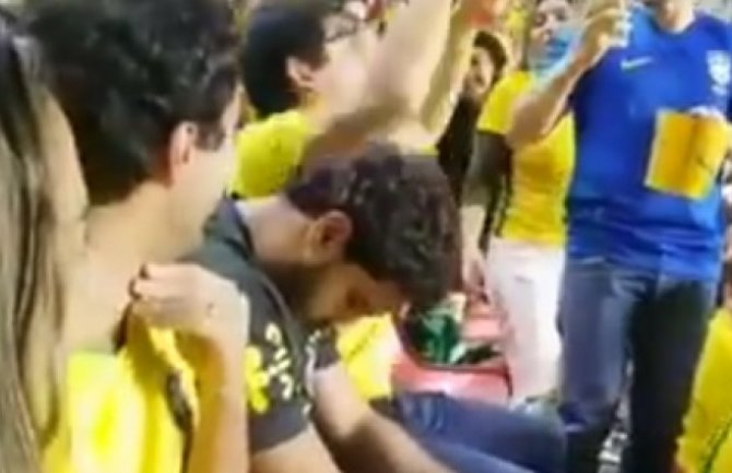 HIT: Iako su svi oko njega slavili, navijač Brazila je spavao(VIDEO)