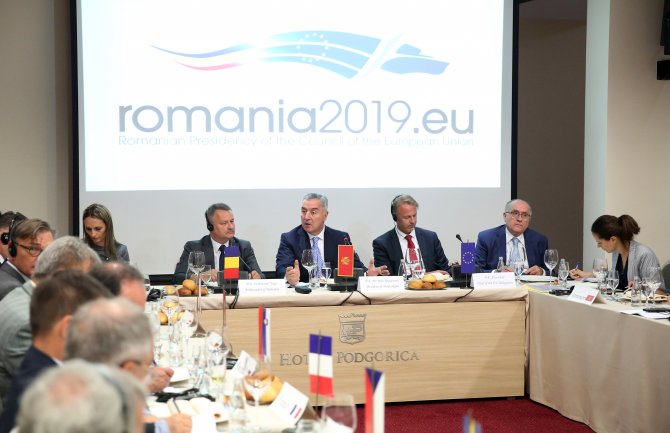 Đukanović: Crna Gora uspjela da sačuva multietnički sklad i emancipuje zemlju od zavisnosti prema regionu