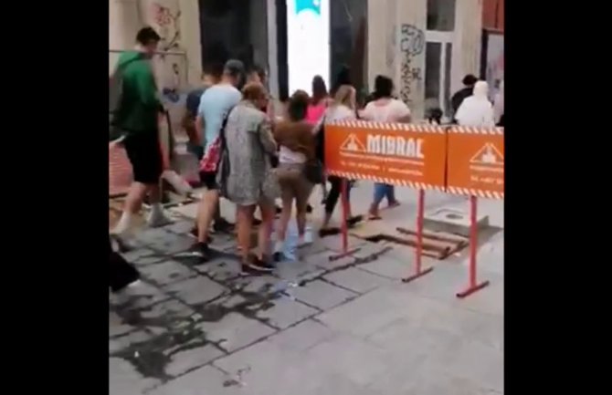Pogledajte snimak: Džeparoši svakodnevno pljačkaju turiste u Sarajevu (VIDEO)