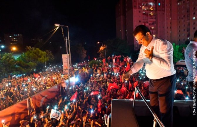 Istanbul: Pobjedu opozicionog kandidata Bošnjaci slavili uz 