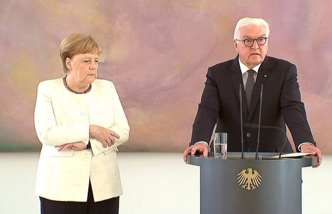 Merkelova se ponovo tresla (VIDEO)