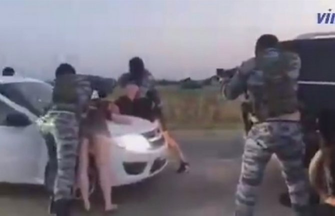 Organizovao napad sa otmičarima, pa zaprosio mladu(VIDEO)