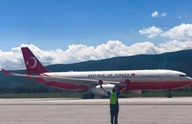 Ambasada Turske se oglasila o incidentu na aerodromu: Ovako važna posjeta ne bi trebalo da bude zasijenjena 