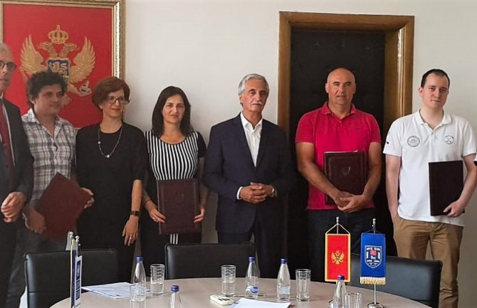 Potpisani ugovori sa nevladinim organizacijama u Nikšiću