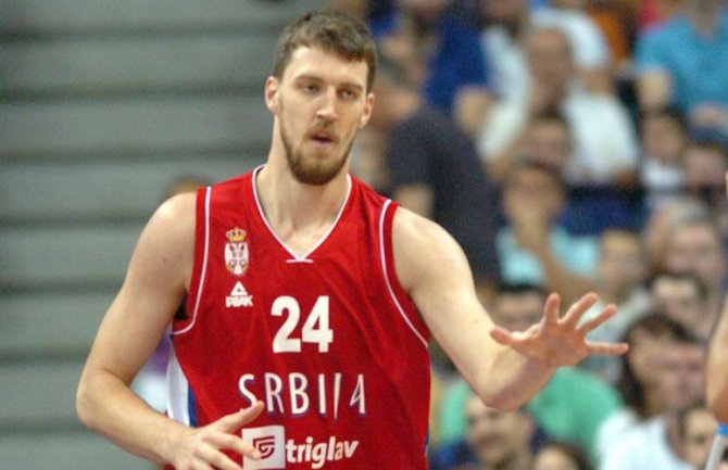 Košarkaš Crvene Zvezde i reprezentativac Srbije Ognjen Kuzmić teško povrijeđen u saobraćajnoj nesreći 