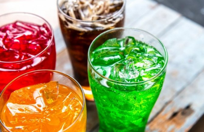 Čaša zaslađenih pića dnevno povećava rizik od raka?