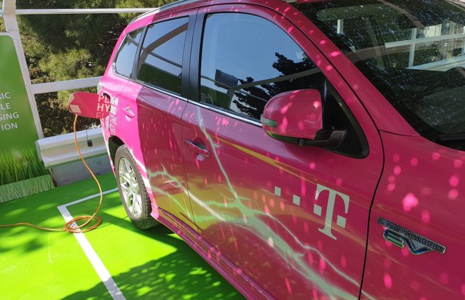 Tivat, Cetinje i Pljevlja dobili prve javne punjače za električne automobile
