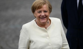 Merkelova izašla iz samoizolacije