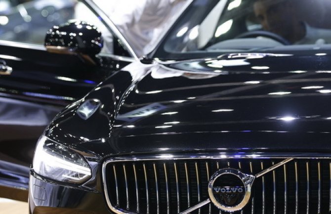 Volvo povlači milion automobila: Djelovi motora se tope