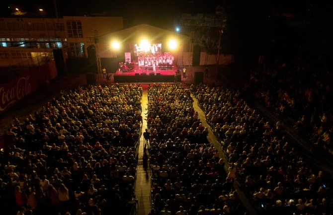 Crna Gora velikim koncertom dostojanstveno obilježila godinu dana odlaska Olivera Dragojevića