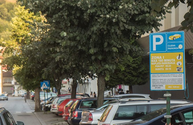 Bijelo Polje prvo u CG uvelo aplikaciju „Easy Park“: Traži slobodno parking mjesto i nudi mogućnost online plaćanja