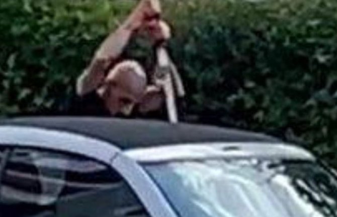 Štutgart: Ubio cimera mačem nasred ulice (VIDEO)