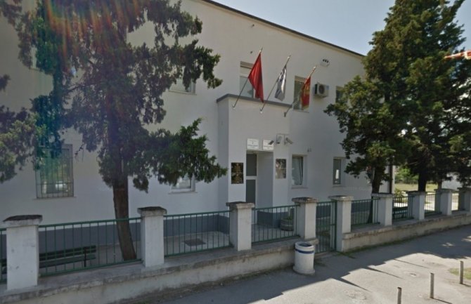 Opština Tuzi obezbjeđuje besplatne udžbenike prvacima