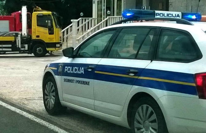 Trojica državljana Srbije mlatila muškarca i uzela mu novac, preminuo u bolnici