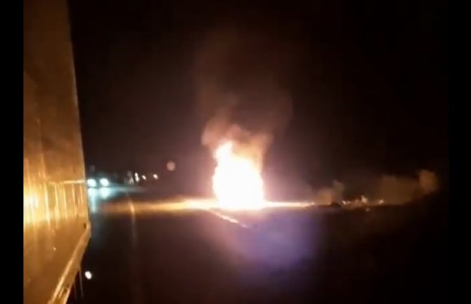 Na putu PG-KL izgorio automobil(VIDEO)
