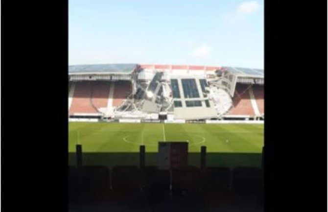 Srušio se krov na stadionu AZ Alkmara, uništene tribine