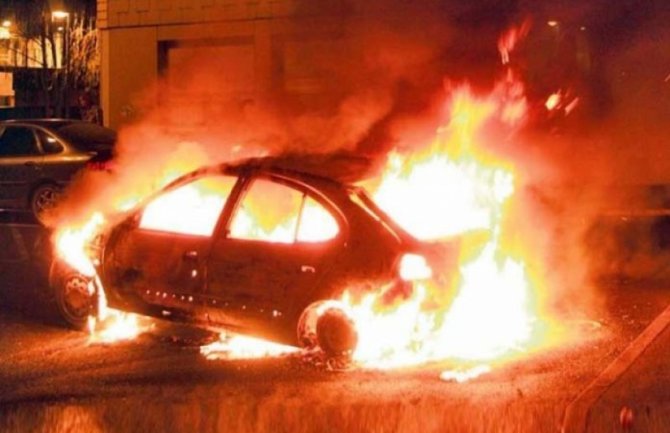 Pljevlja: Zapaljeno vozilo, sumnja se da je požar podmetnut