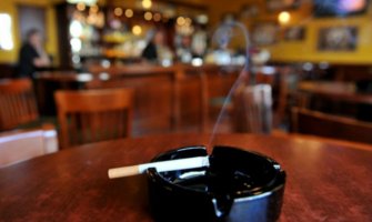 Kafić u Danilovgradu kažnjen sa 600 eura zbog pušenja 
