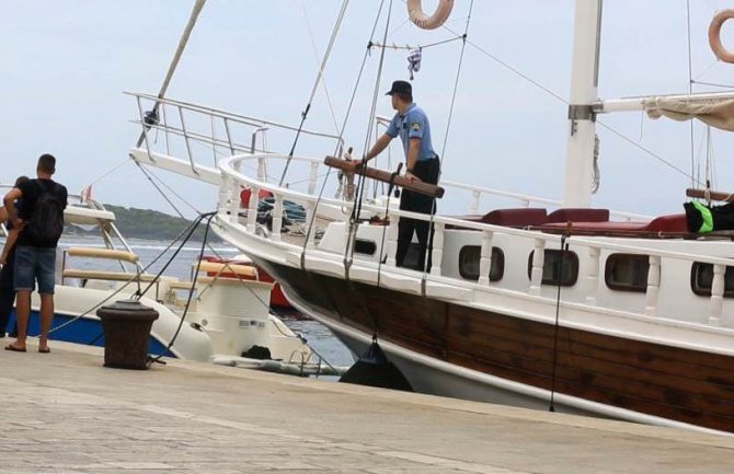 Hrvatska: Uhapšeni vlasnik i kapetan broda na kojem su otrovani italijanski državljani