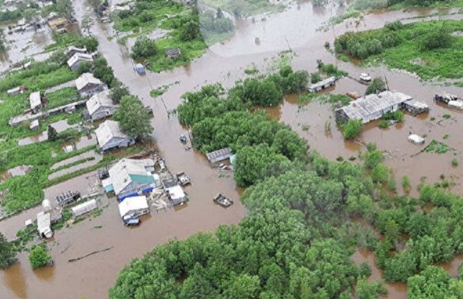 Vanredna situacija zbog poplava na Dalekom istoku Rusije (VIDEO)