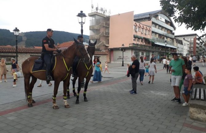 Konjička patrola prošetala ulicama Pljevalja