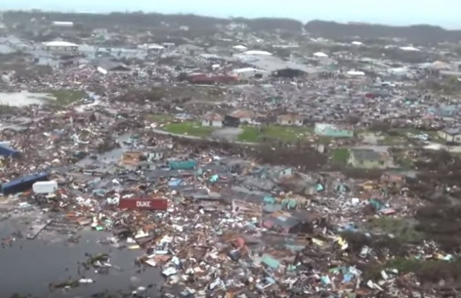 Snimci iz vazduha pokazali razaranja velikih razmjera na Bahamima(VIDEO)