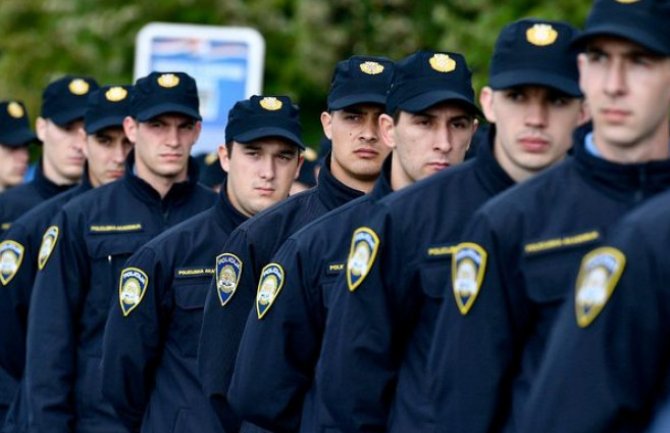 Hrvati iz penzije u službu vraćaju 2.000 policajaca