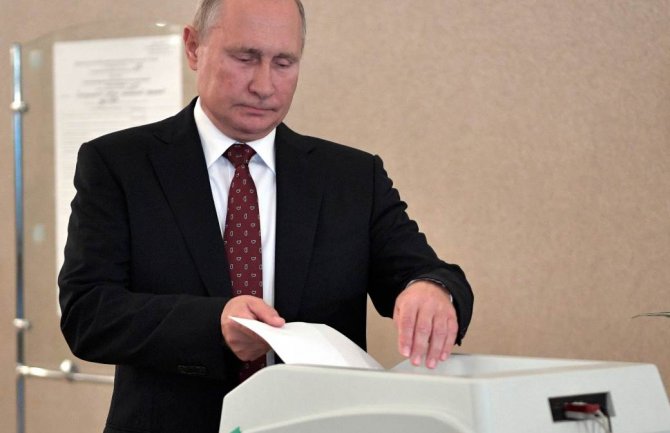 Putinova stranka izgubila trećinu na izborima