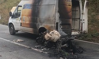 Nezgoda na putu Berane - B. Polje: Motor udario u kombi pa se zapalio