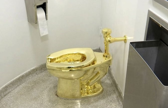 Ukradena zlatna wc šolja, vrijedna  više od pet miliona dolara