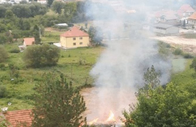 Pljevlja: Vlasnik spriječio vatrogasce da ugase vatru(VIDEO)