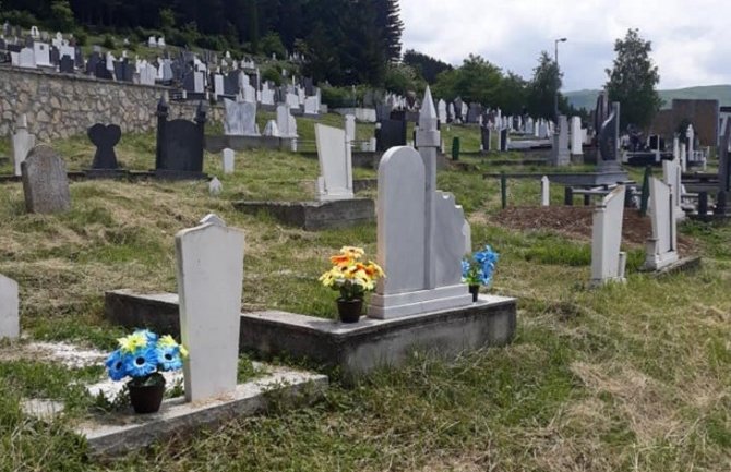 Redžepagić: Muslimansko groblje jedina imovina IZ-a u Beranama, anticivilizacijski je otimati ga