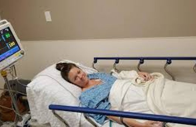 Završila na operacionom stolu jer je u snu progutala vjerenički prsten (FOTO)